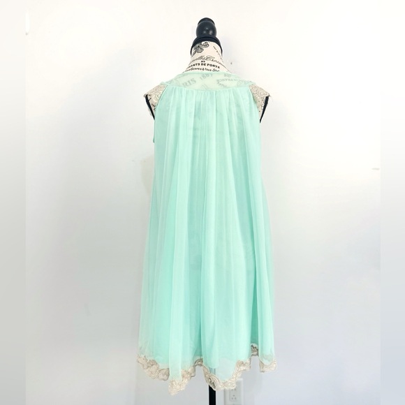 Vintage 1960’s Babydoll and Robe Peignoir Set - Picture 3 of 14